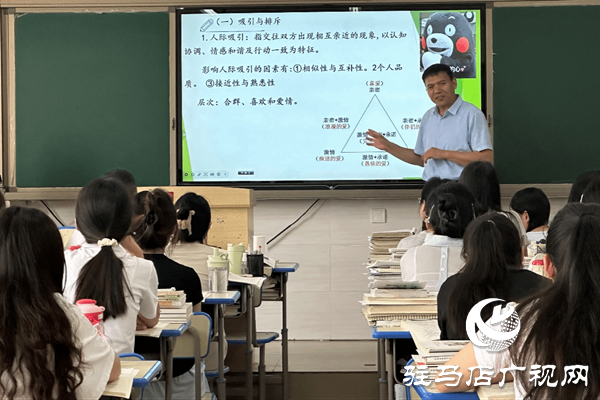 駐馬店職業(yè)技術(shù)學院校長宋華民深入北校區(qū)聽課調(diào)研
