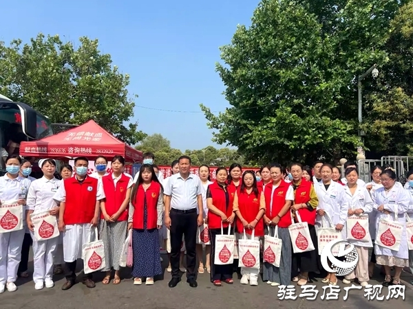 平輿縣人民醫(yī)院積極開展“6.14世界獻(xiàn)血者日”主題活動(dòng)——獻(xiàn)血傳遞希望，攜手挽救生命