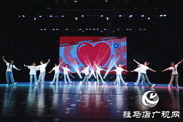  仲夏序章如“樂(lè)”而至2025黃淮學(xué)院音樂(lè)學(xué)院暑期“三下鄉(xiāng)”匯演璀璨啟幕