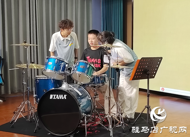 黃淮學(xué)院“七彩星”志愿服務(wù)隊：用青春力量澆灌特殊兒童夢想之花