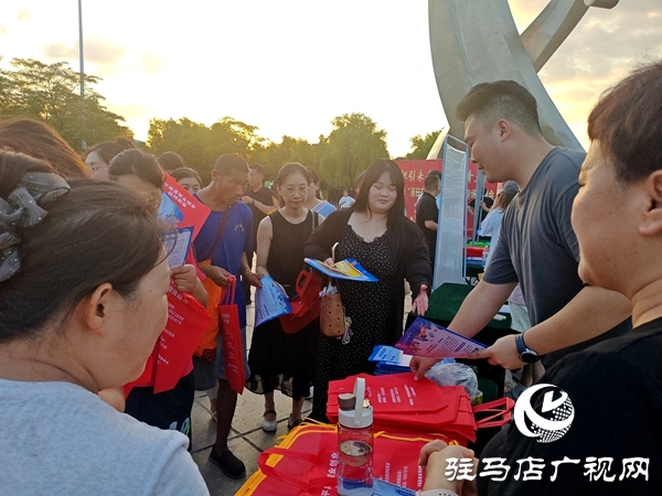 平輿縣2025年百日千萬招聘專項(xiàng)行動(dòng)專場招聘會(huì)舉辦