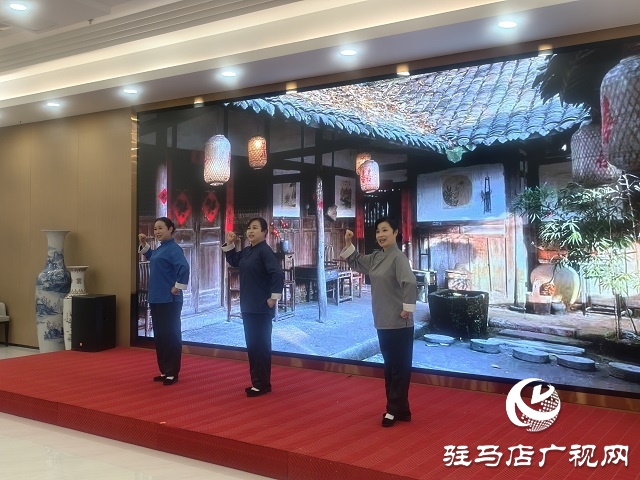 中國銀行駐馬店分行：表彰先進(jìn)樹標(biāo)桿 文藝慰問暖人心
