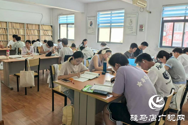 西平縣圖書館：3.2萬人次徜徉書海 50場活動點(diǎn)燃閱讀熱情