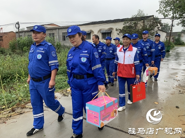 雙節(jié)慰問抗戰(zhàn)老兵 天中救援隊(duì)別樣慶周年