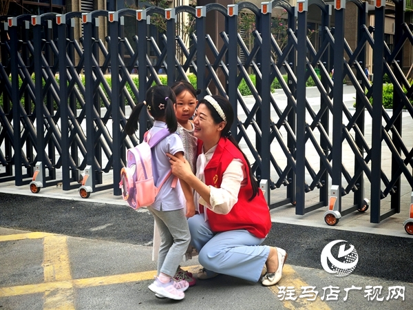 【育見新力量】平輿縣第四幼兒園副園長(zhǎng)張春煥：28年幼教堅(jiān)守 以愛與奉獻(xiàn)點(diǎn)亮童心