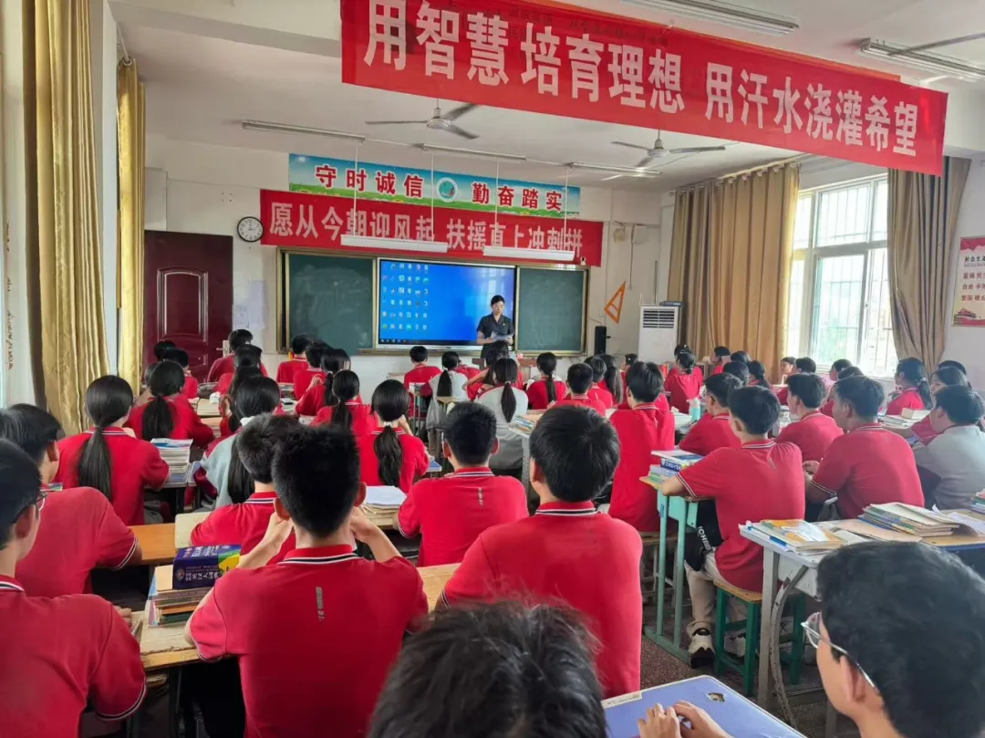 驛城區(qū)法院：織密校園反詐網(wǎng) 普法宣傳進課堂