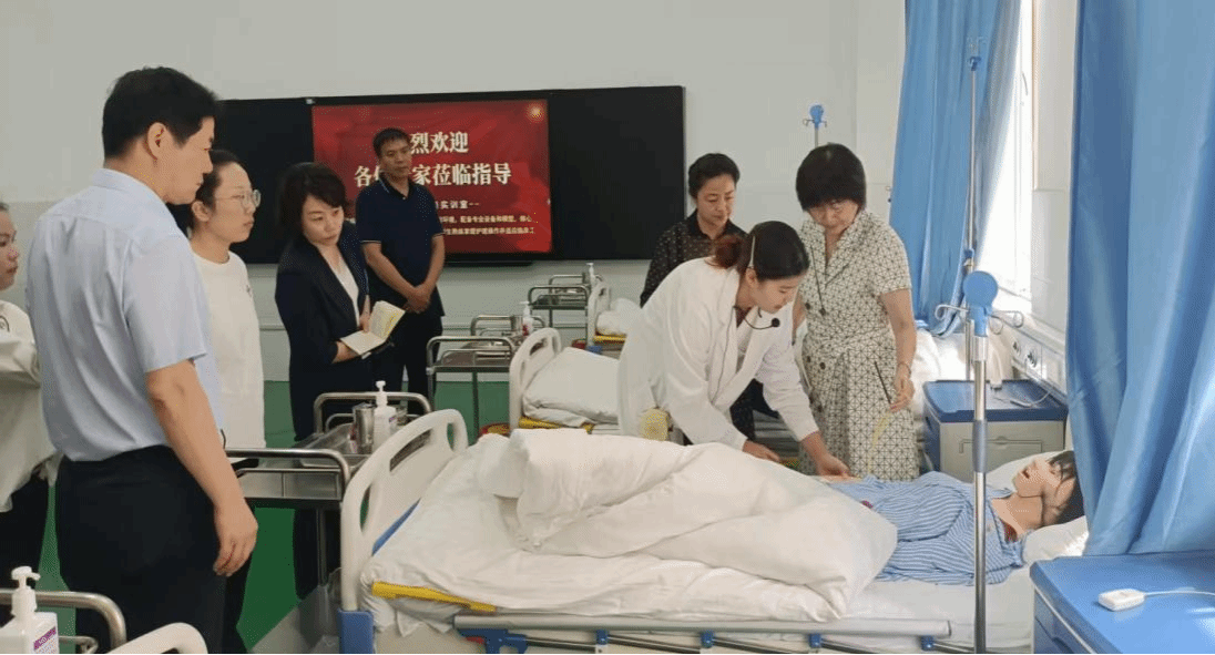 河南省衛(wèi)生健康委員會(huì)專家組對(duì)駐馬店職業(yè)技術(shù)學(xué)院新增專業(yè)進(jìn)行現(xiàn)場(chǎng)評(píng)審