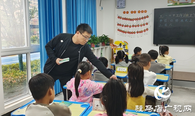 西平柏城司法所進(jìn)實驗小學(xué)開展普法教育