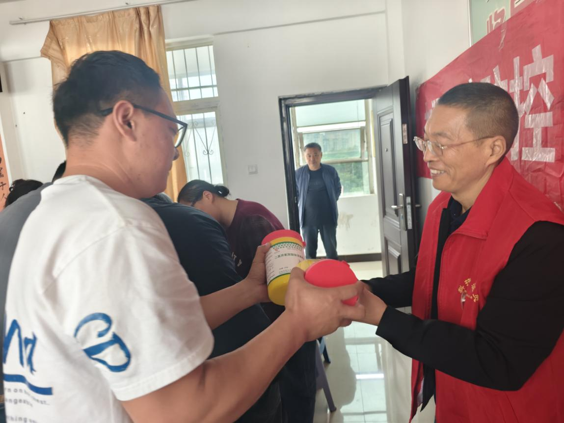 駐馬店市首席科普專家朱鳳霞、陶順啟授課 為布病等人畜共患病防控“強(qiáng)技賦能”