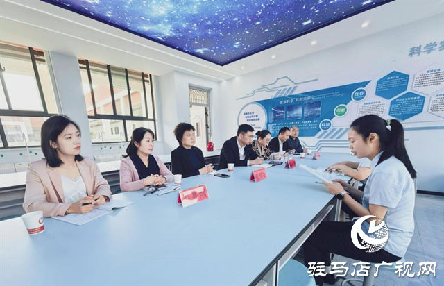  聚焦課堂促提升 專家引領(lǐng)助成長(zhǎng) ——市教育教研專家在駐馬店經(jīng)濟(jì)開(kāi)發(fā)區(qū)金雀路小學(xué)開(kāi)展聽(tīng)評(píng)課活動(dòng)