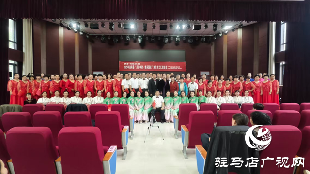 泌陽縣舉辦“月滿中秋，情系國慶”雙節(jié)文藝匯演活動