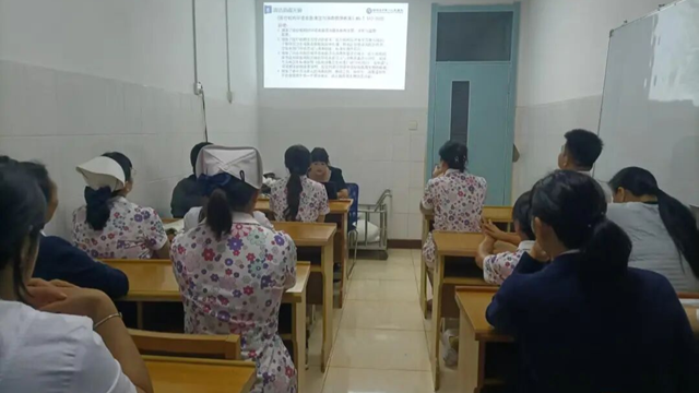 筑牢感控防線，守護(hù)純真笑容——駐馬店市第一人民醫(yī)院兒童康復(fù)科開展感染預(yù)防與控制知識(shí)培訓(xùn)