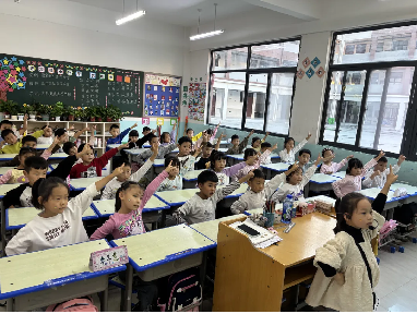 駐馬店市第三小學(xué)開(kāi)展2025年秋季學(xué)期一、二年級(jí)習(xí)慣口令化展示活動(dòng)