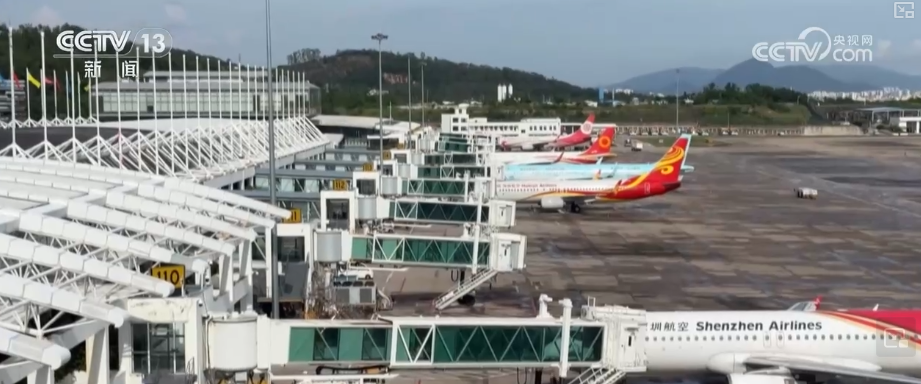 雙節(jié)同慶！中外旅客跨境游走旺 全國(guó)口岸迎出入境高峰