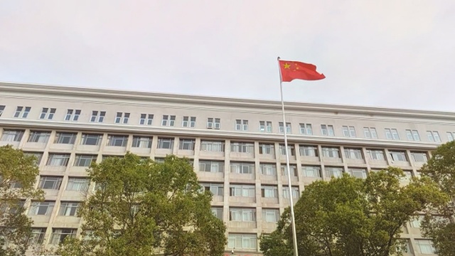 駐馬店市財(cái)政局舉行升國旗儀式 禮贊新中國76周年華誕