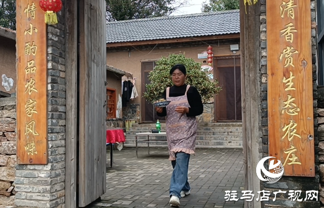國(guó)慶黃金周黃石頭村鄉(xiāng)村旅游人氣旺 農(nóng)家樂民宿預(yù)訂火爆??