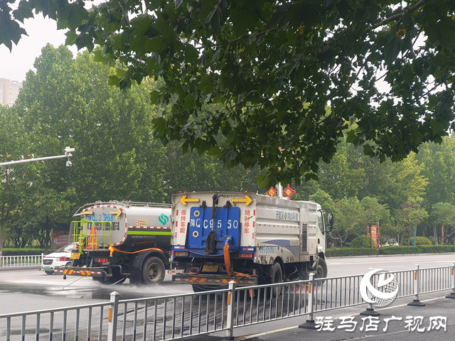 雙節(jié)“不打烊”！駐馬店市環(huán)衛(wèi)工人全員堅(jiān)守 守護(hù)城市潔凈底色