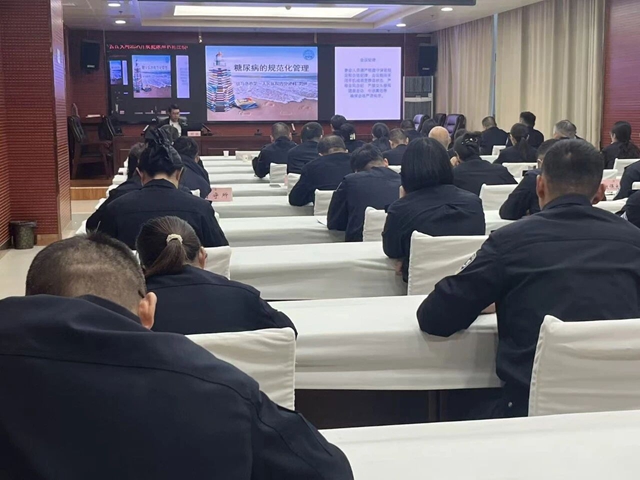 駐馬店市第一人民醫(yī)院組織開展“送醫(yī)進(jìn)警營”義診活動